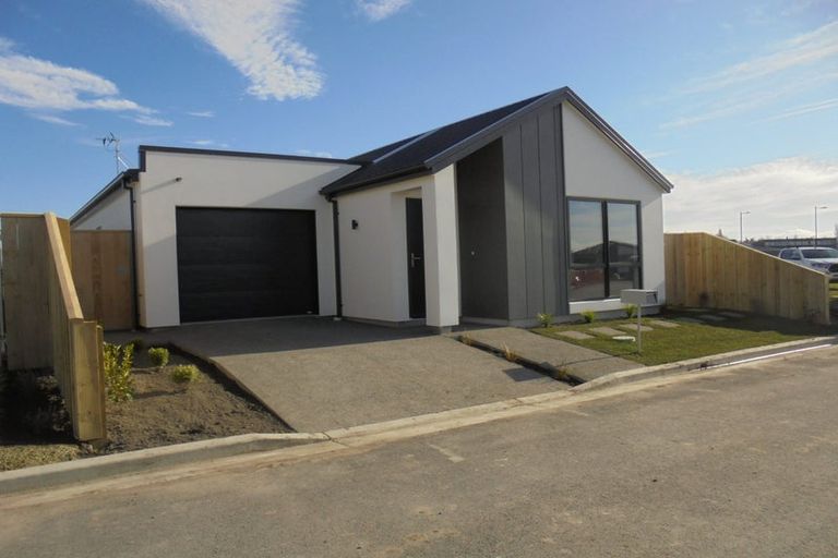 Photo of property in 4 Clontarf Lane, Belfast, Christchurch, 8051