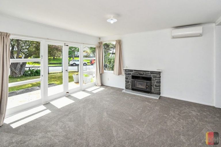 Photo of property in 11 Royal Arch Place, Rosehill, Papakura, 2113