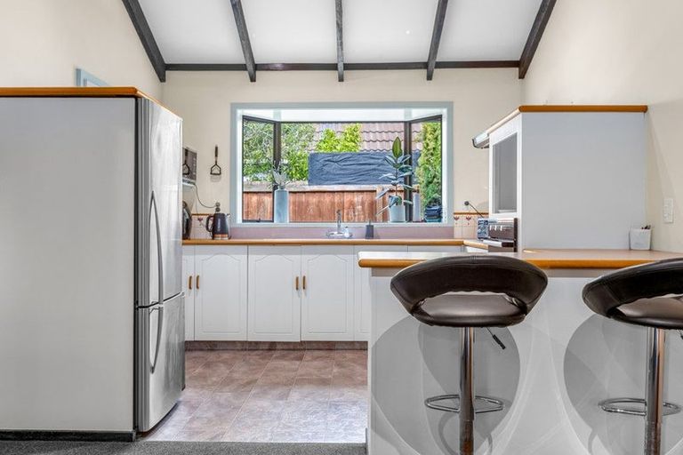 Photo of property in 50 Royal Park Drive, Parklands, Christchurch, 8083