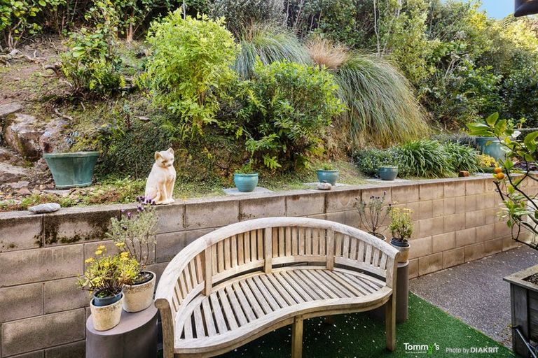 Photo of property in 25 Futuna Close, Karori, Wellington, 6012