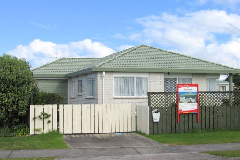 Photo of property in 75 Lakeside Drive, Orewa, 0931