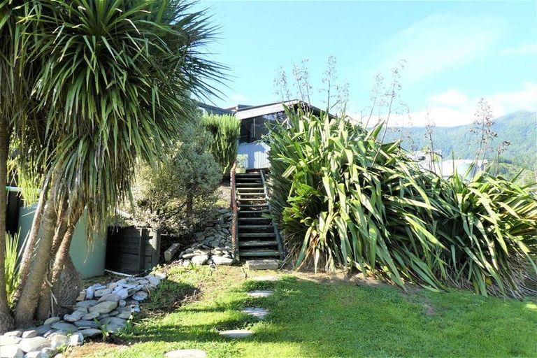 Photo of property in 102 Boons Valley Road, Waikawa, Picton, 7220