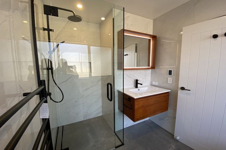 Photo of property in 72 Howden Drive, Jacks Point, 9371