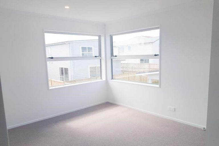 Photo of property in 5 Tyler Davies Drive, Red Beach, 0932