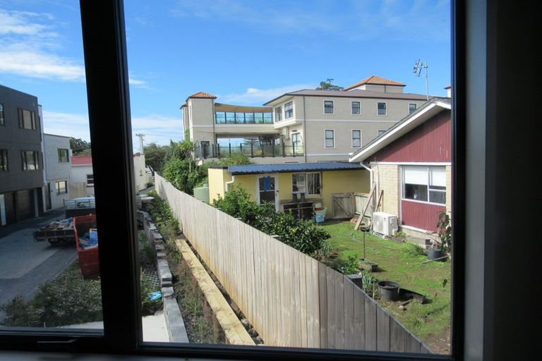 Photo of property in 10/2 Nikau Street, New Lynn, Auckland, 0600