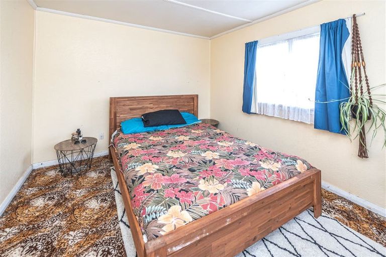 Photo of property in 21 Smith Street, Waverley, 4510