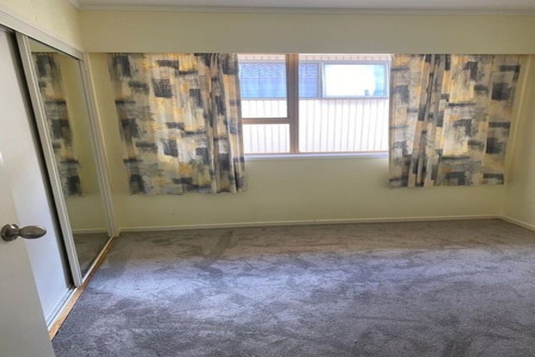 Photo of property in 11 Robin Lane, Browns Bay, Auckland, 0630