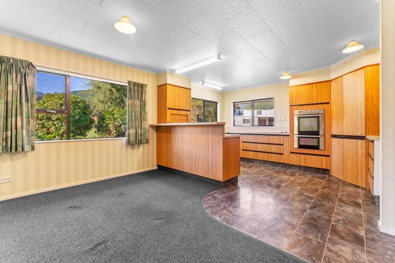 Photo of property in 68 Hiwipango Road, Belgrove, Wakefield, 7095