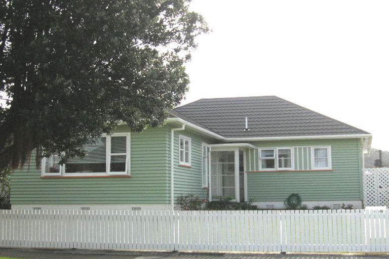 Photo of property in 32 Gadsby Street, Avalon, Lower Hutt, 5011