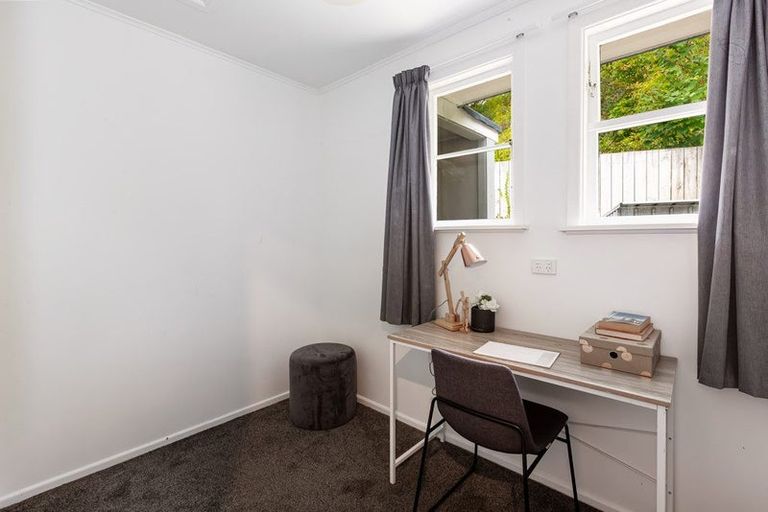 Photo of property in 16 Rintoul Grove, Stokes Valley, Lower Hutt, 5019