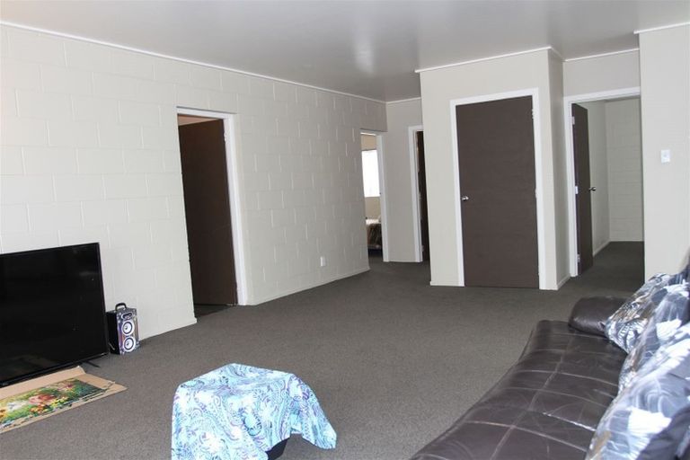 Photo of property in 1/41 Koromiko Street, New Lynn, Auckland, 0600