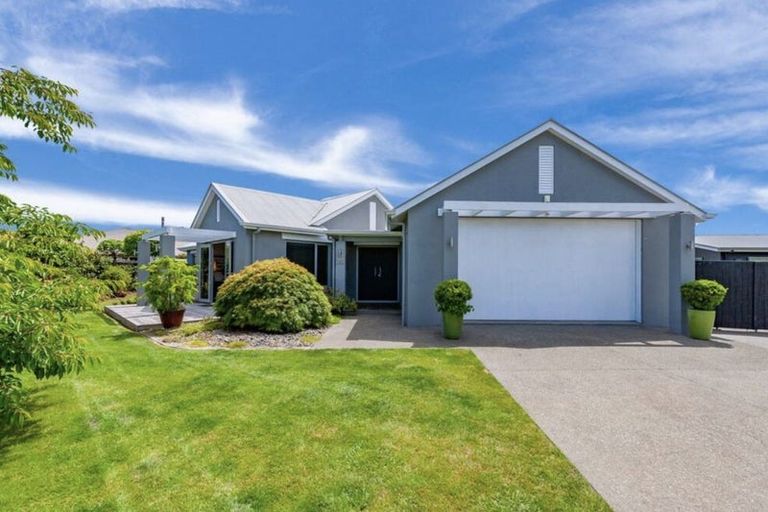 Photo of property in 26 Montgomery Crescent, Kinloch, Taupo, 3377