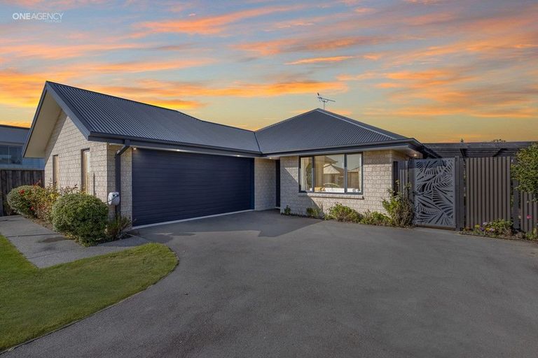 Photo of property in 13 Waimarie Street, Pegasus, 7612