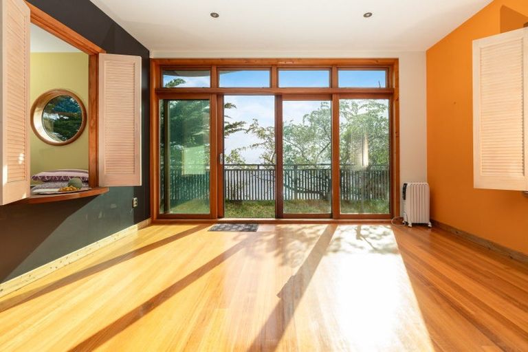 Photo of property in 142 Grafton Road, Roseneath, Wellington, 6011