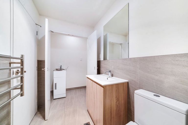 Photo of property in 2 Red Arches Road, Henderson, Auckland, 0610