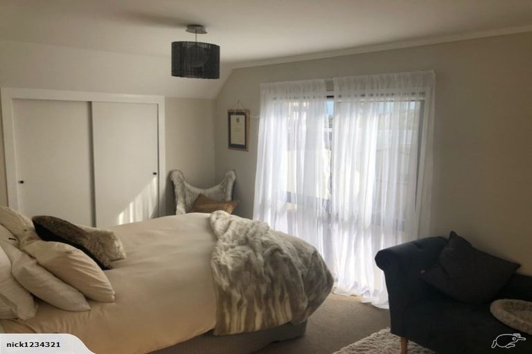 Photo of property in 2 Millen Place, Clarks Beach, 2122