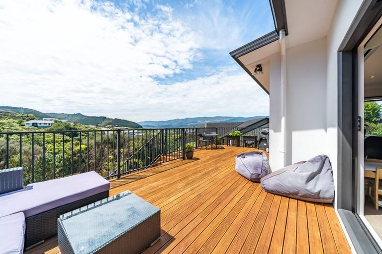 Photo of property in 14 Cosgrove Rise, Riverstone Terraces, Upper Hutt, 5018