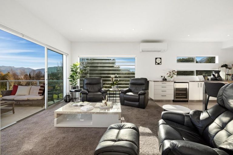 Photo of property in 2 Tasman Terrace, Drift Bay, Queenstown, 9371