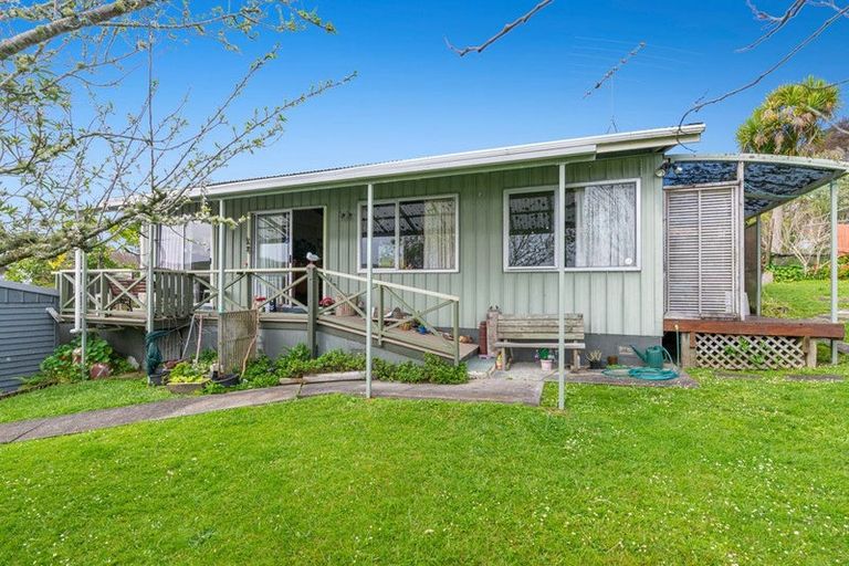 Photo of property in 4 Miro Street, Helensville, 0800