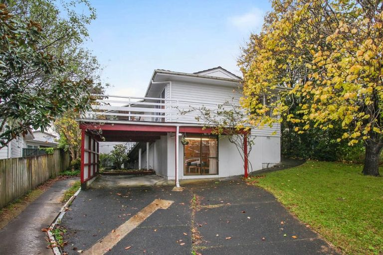 Photo of property in 33 Nevada Avenue, Pakuranga Heights, Auckland, 2010