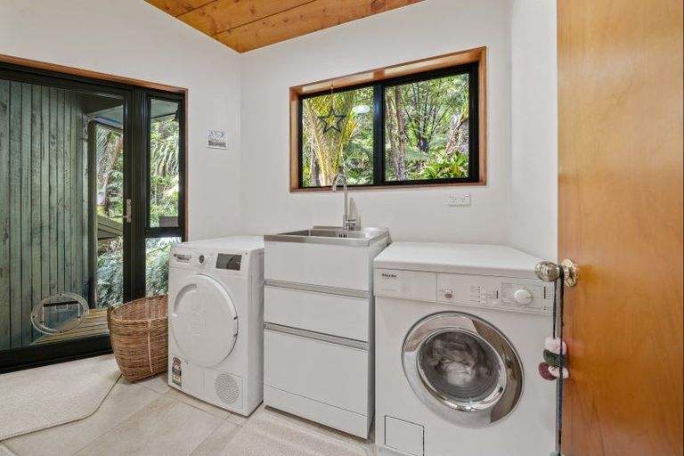 Photo of property in 11 Kereru Place, Upper Vogeltown, New Plymouth, 4310