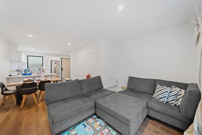 Photo of property in 14 Rara Lane, Manukau, Auckland, 2104