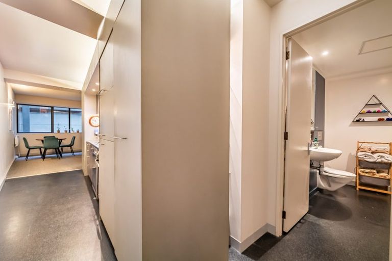 Photo of property in Gerondis Bldg Apartments, 206/60 Willis Street, Wellington Central, Wellington, 6011