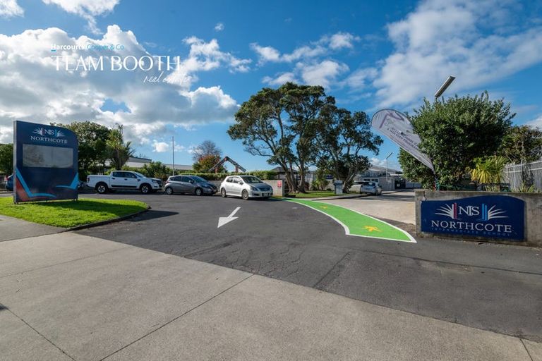 Photo of property in 109/165 Lake Road, Northcote, Auckland, 0627