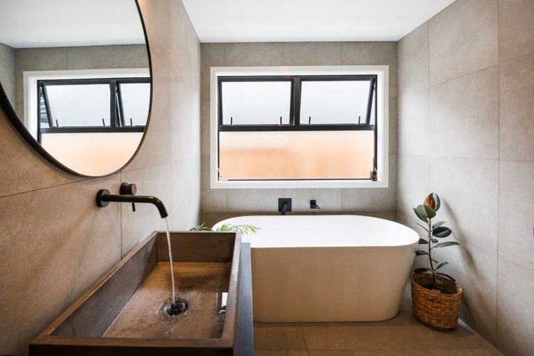 Photo of property in 35 Freedom Drive, Kelvin Grove, Palmerston North, 4414