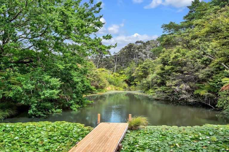 Photo of property in 85 Robinson Road, Whitianga, 3510