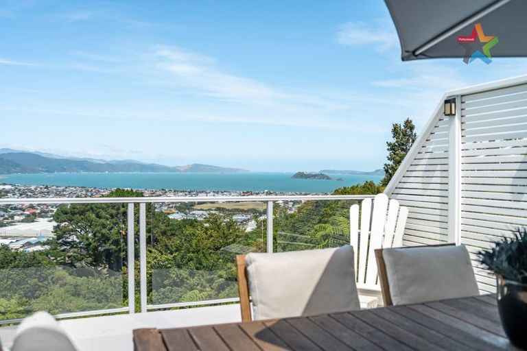 Photo of property in 18 Jacaranda Grove, Maungaraki, Lower Hutt, 5010