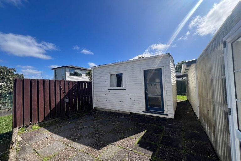 Photo of property in 31 Essex Street, Te Atatu South, Auckland, 0610