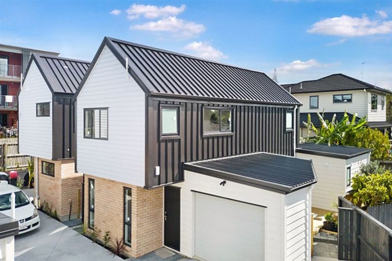 Photo of property in 40c Nikau Street, New Lynn, Auckland, 0600