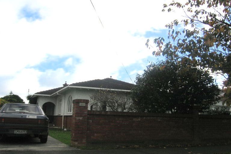 Photo of property in 30 Bryant Street, Takaro, Palmerston North, 4412