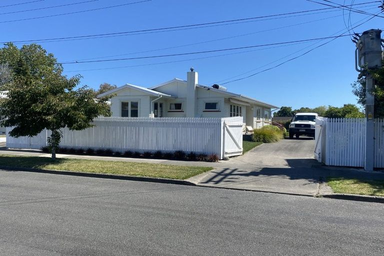 Photo of property in 12 Palmerston Road, Havelock North, 4130