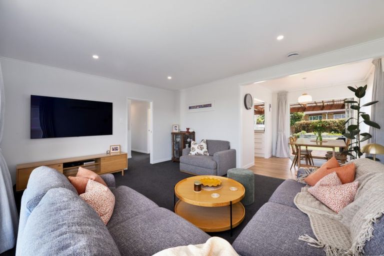 Photo of property in 6 Thornlow Street, Glendene, Auckland, 0602