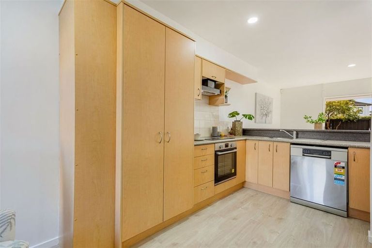 Photo of property in 4/23 Charlenne Close, Ranui, Auckland, 0612