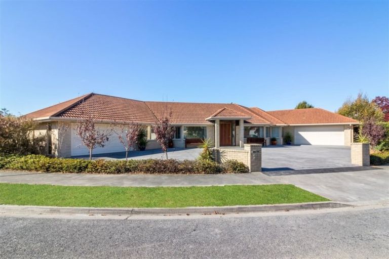 Photo of property in 20 Amoka Crescent, Parklands, Christchurch, 8083