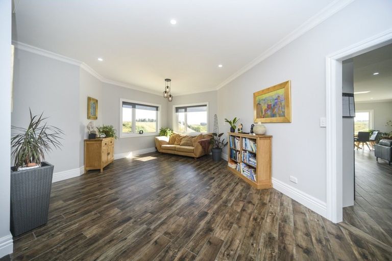 Photo of property in 52 Highland View Drive, Tokomaru, Palmerston North, 4474