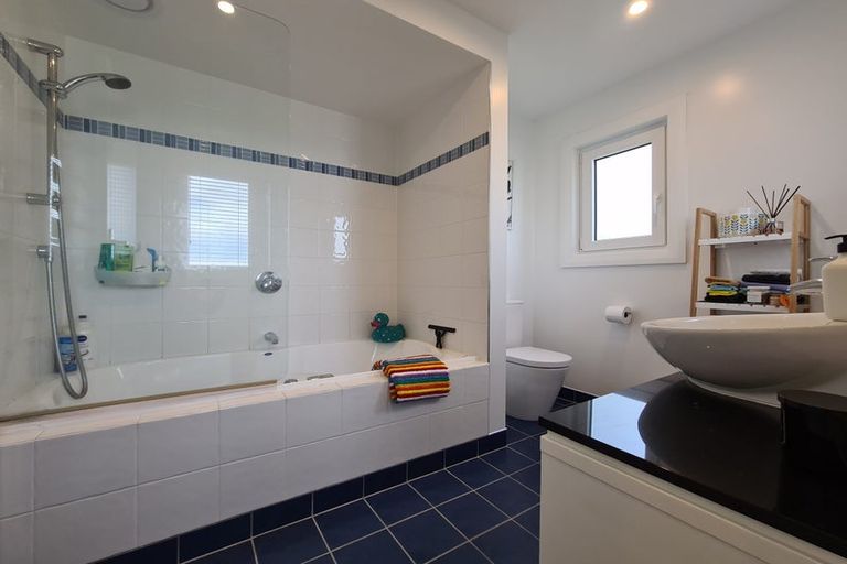 Photo of property in 28 Main Road, Mount Pleasant, Christchurch, 8081