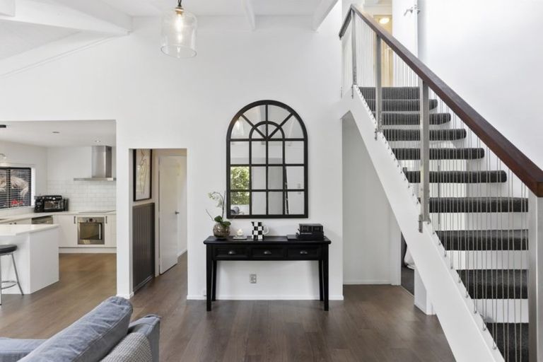 Photo of property in 3/57 Pupuke Road, Birkenhead, Auckland, 0627