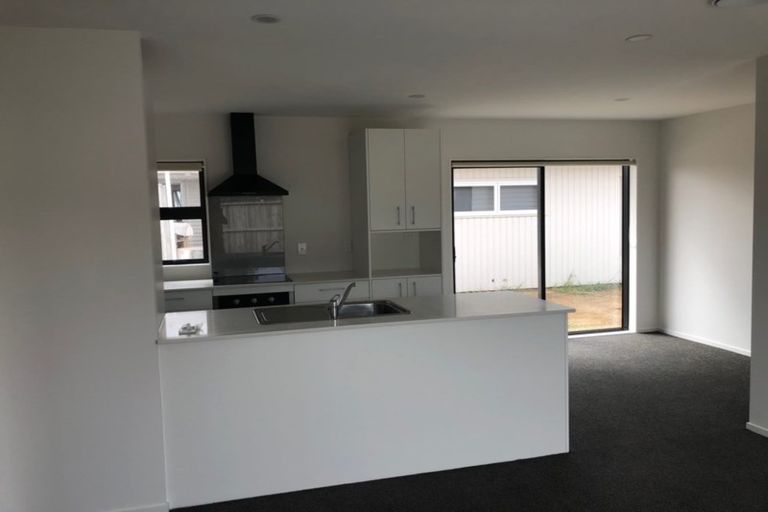 Photo of property in 10a Cornwall Road, Lyttelton, 8082