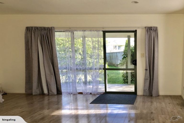 Photo of property in 30 Loughanure Place, Massey, Auckland, 0614