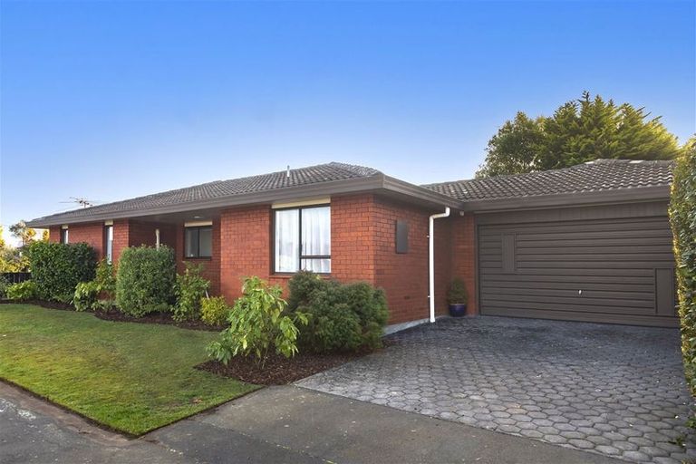 Photo of property in 2 Manuka Street, Mairehau, Christchurch, 8013
