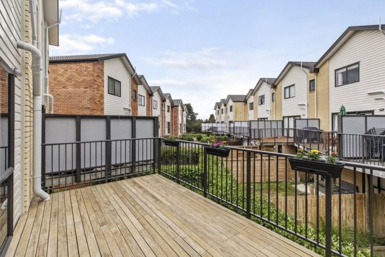 Photo of property in St Claire Village, 222/172 Mcleod Road, Te Atatu South, Auckland, 0610