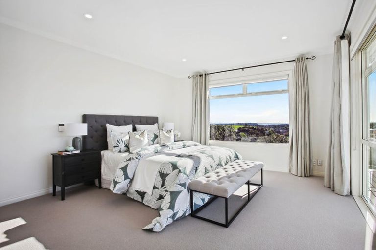 Photo of property in 150 Bleakhouse Road, Mellons Bay, Auckland, 2014