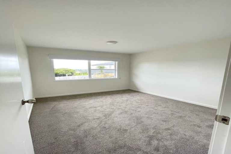 Photo of property in 27 Kaikoura Street, Henderson, Auckland, 0612
