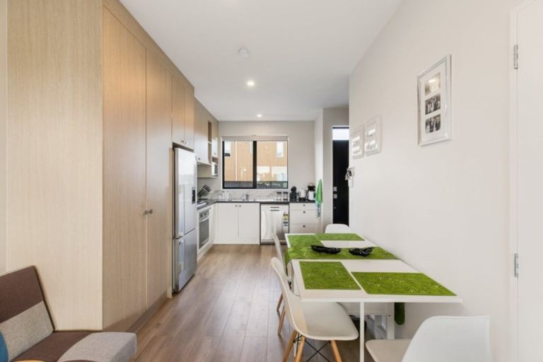 Photo of property in 43 Walsh Road, Papakura, 2110