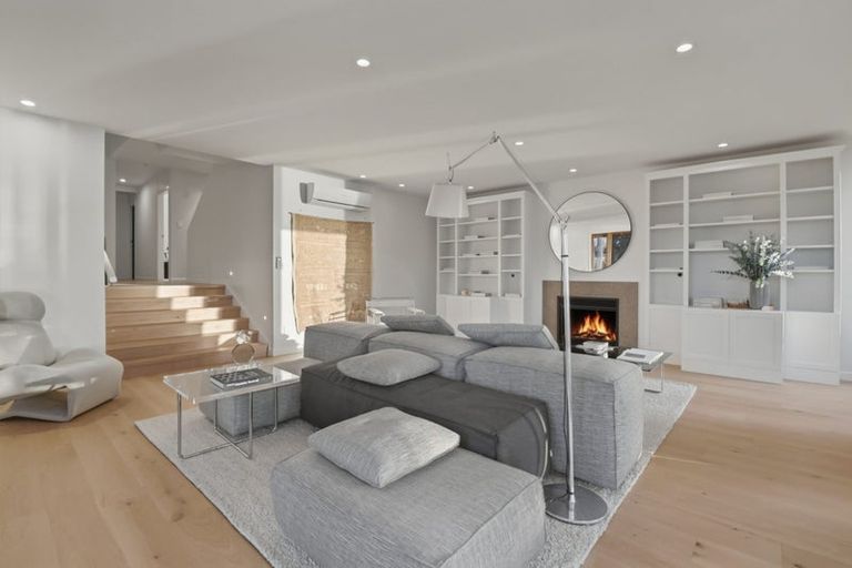 Photo of property in 16 Joan Street, Point Chevalier, Auckland, 1022