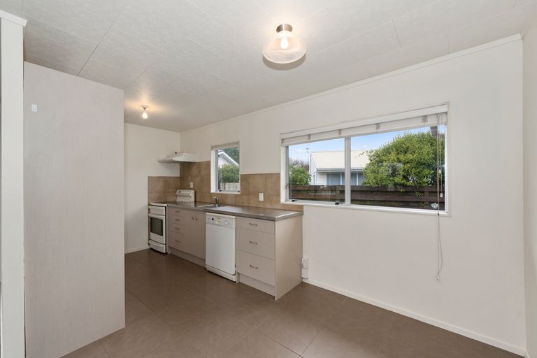 Photo of property in 2 Dale Place, St Andrews, Hamilton, 3200